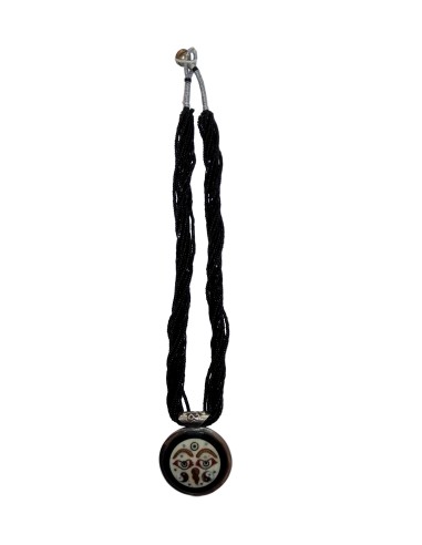 Photo de Collier en perle noire avec double amulette masque de Bouddha - encens.business - Boutique ésotérique en ligne - vente de Col
