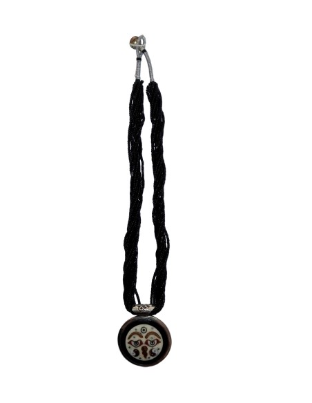 Photo de Collier en perle noire avec double amulette masque de Bouddha - encens.business - Boutique ésotérique en ligne - vente de Col