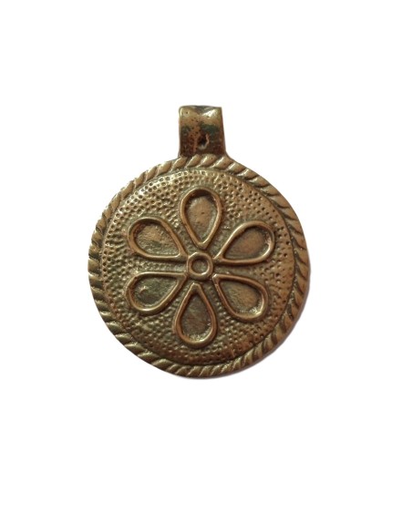 Photo de Amulette fleur de lotus en métal doré grand modèle - encens.business - Boutique ésotérique en ligne - vente de Amulette fleur