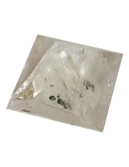 Photo de Pyramide en cristal de roche base 3 cm - encens.business - Boutique ésotérique en ligne - vente de Pyramide en cristal de roc