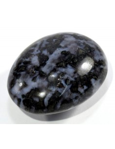 Photo de Galet en Gabbro Merlinite 7 cm - encens.business - Boutique ésotérique en ligne - vente de Galet en Gabbro Merlinite 7 cm